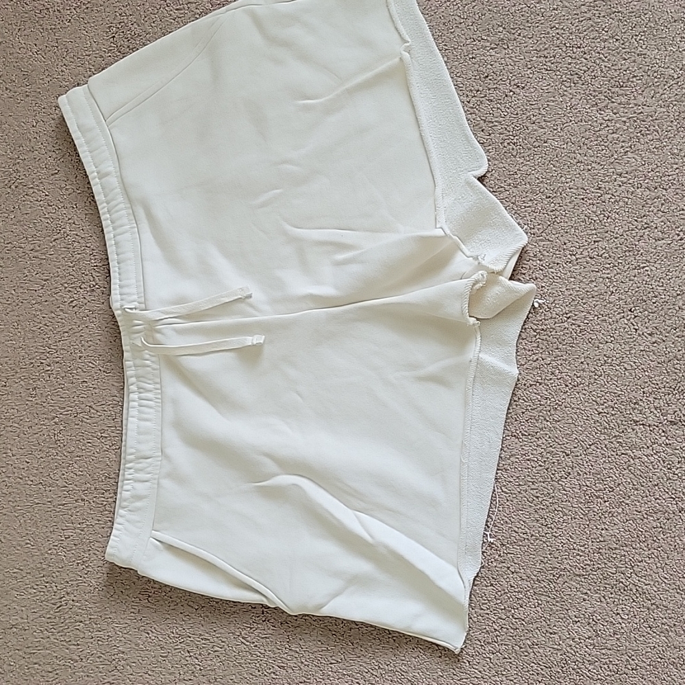 Amazon The Drop Whisper White Raw Edges Hem Shorts